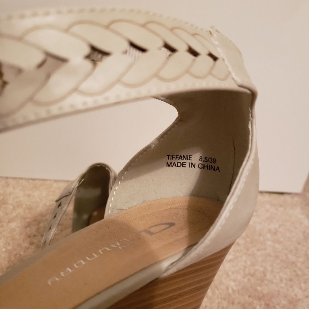 Sandal - Picture 4 of 7